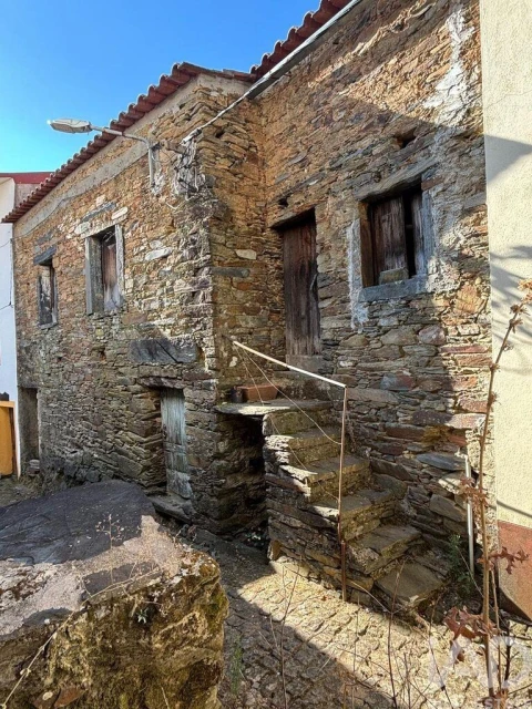 Moradia T2 para Venda em Sobreira Formosa e Alvito da Beira