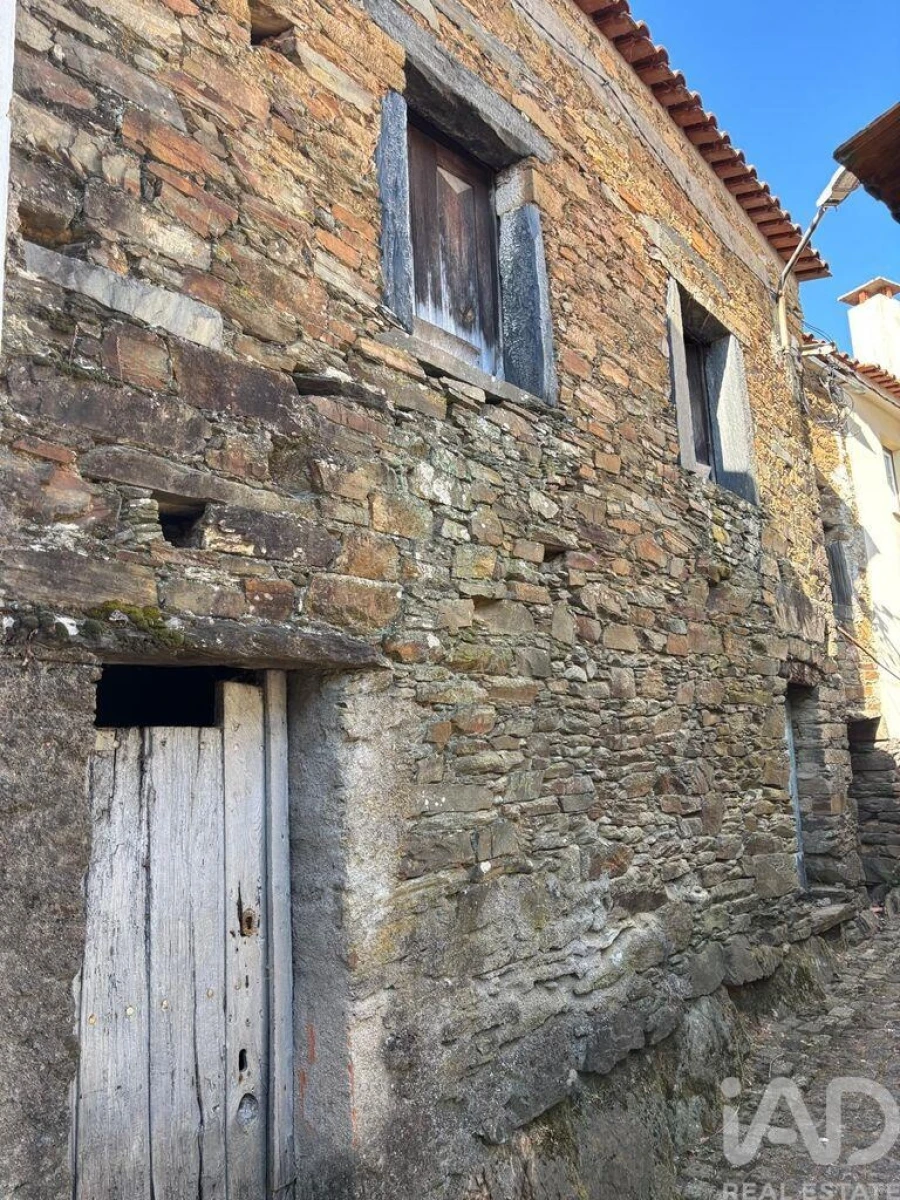 Moradia T2 para Venda em Sobreira Formosa e Alvito da Beira Foto 4