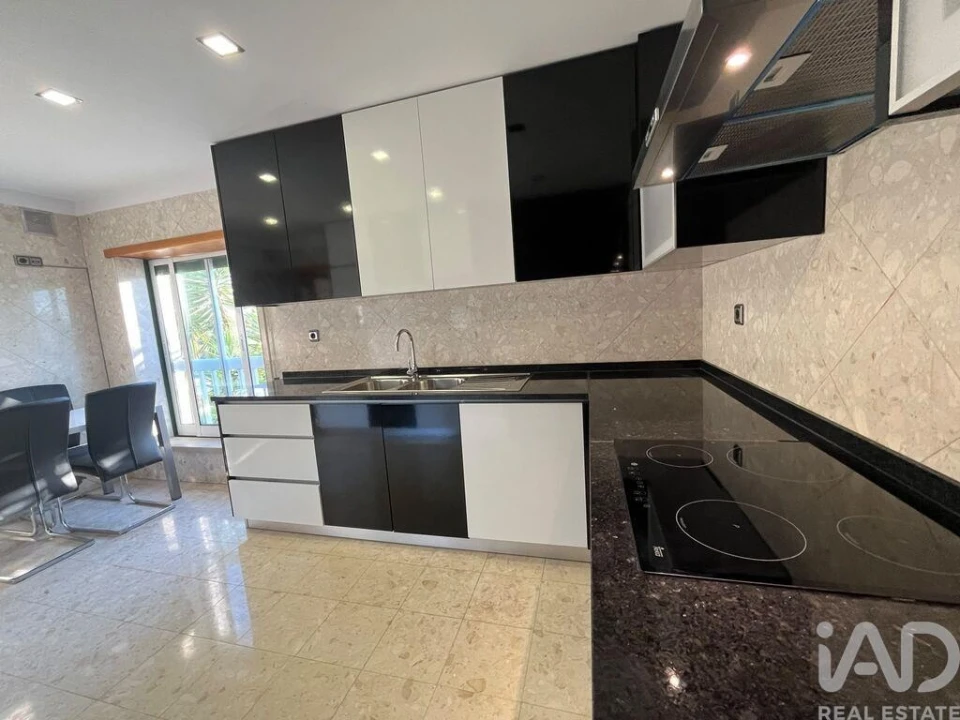 Apartamento T2 para Venda em Lorvão Foto 4
