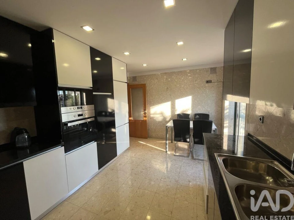 Apartamento T2 para Venda em Lorvão Foto 3