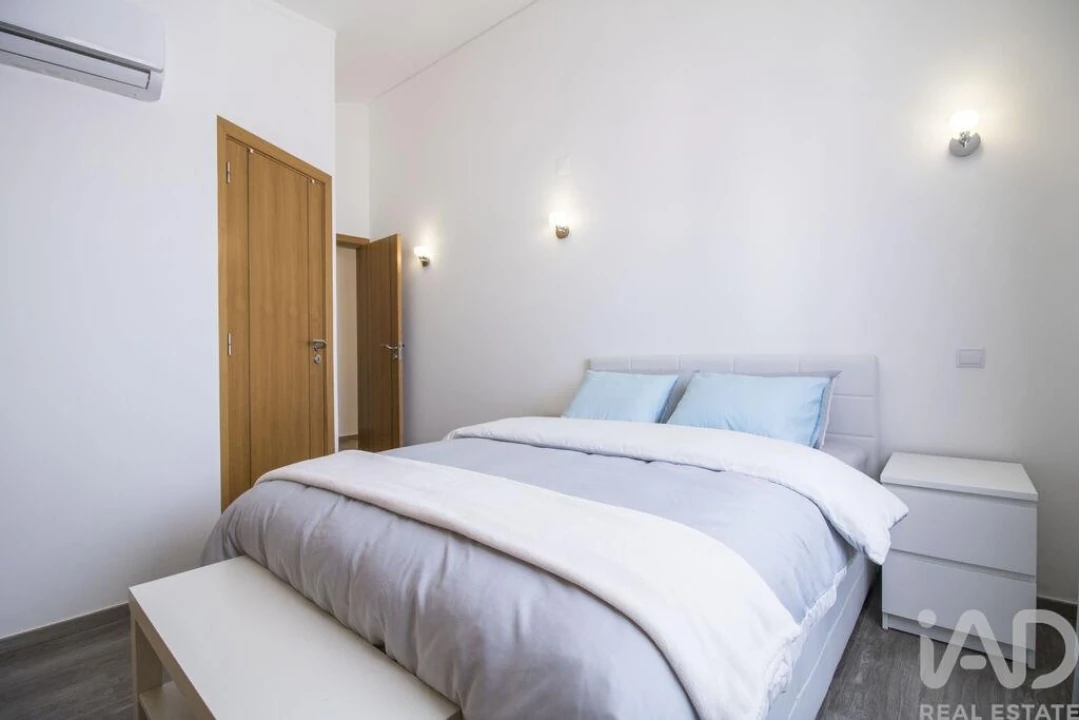 Apartamento T2 para Venda em Quarteira Foto 14