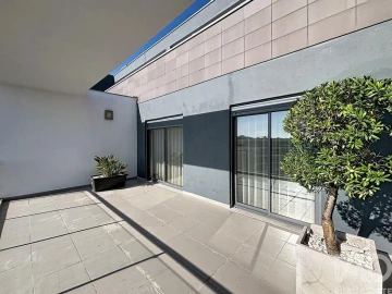 Apartamento T1 para Venda em Santo António dos Cavaleiros e Frielas