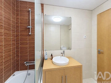 Apartamento T1 para Venda em Santo António dos Cavaleiros e Frielas
