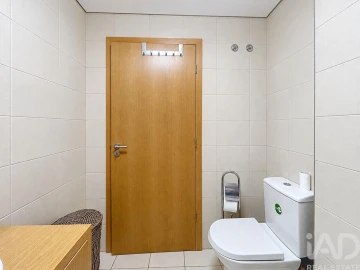 Apartamento T1 para Venda em Santo António dos Cavaleiros e Frielas