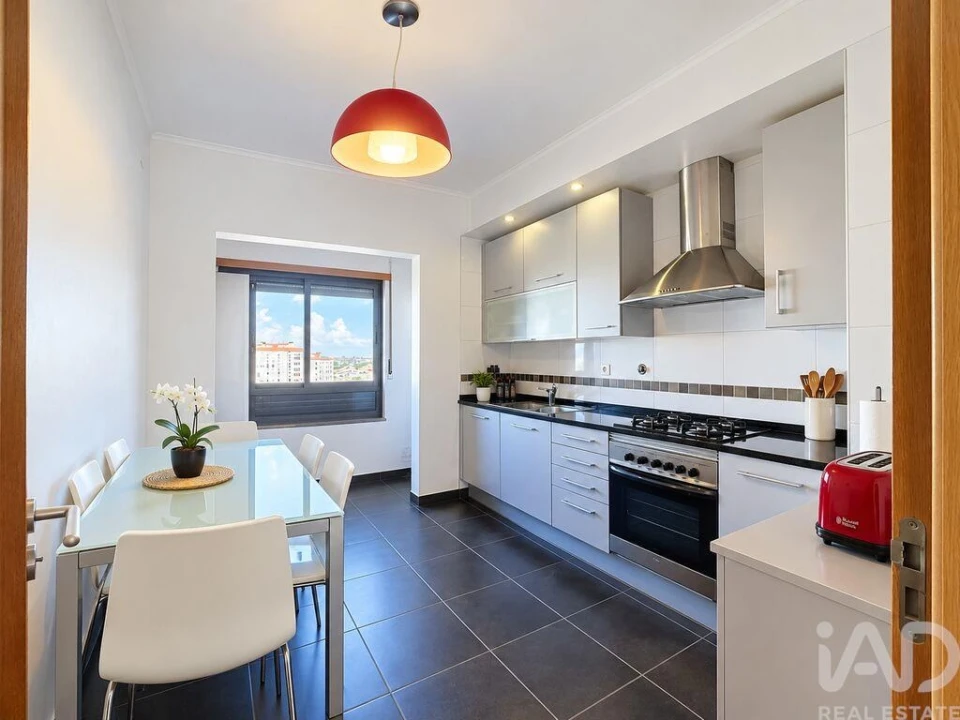 Apartamento T1 para Venda em Santo António dos Cavaleiros e Frielas Foto 11