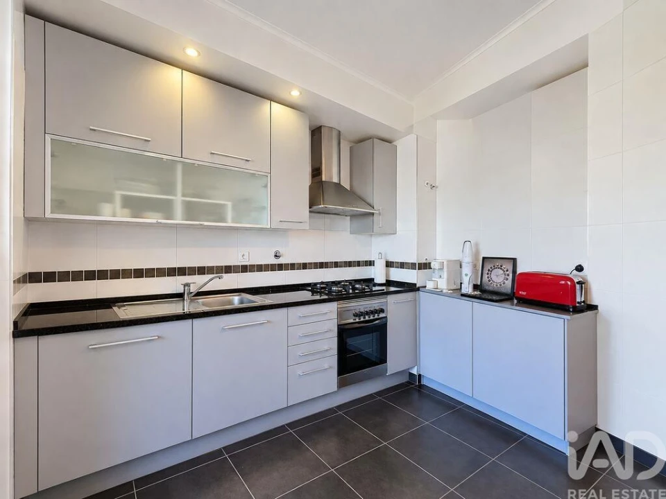 Apartamento T1 para Venda em Santo António dos Cavaleiros e Frielas Foto 10