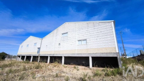 Armazém para Venda em Monforte