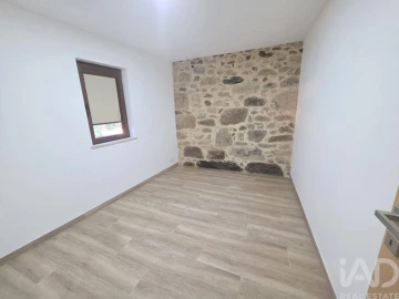 Moradia T3 para Arrendamento em Loivo