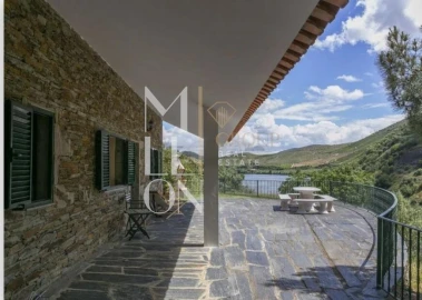 Quinta T3 para Venda em Ligares