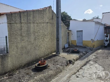 Moradia para Venda em São Domingos de Ana Loura