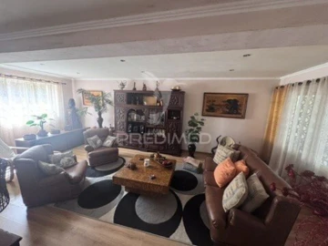 Moradia T5 para Venda em Ramada e Caneças