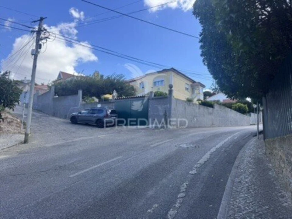 Moradia T5 para Venda em Ramada e Caneças Foto 1