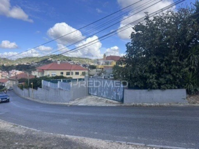Moradia T5 para Venda em Ramada e Caneças Foto 2