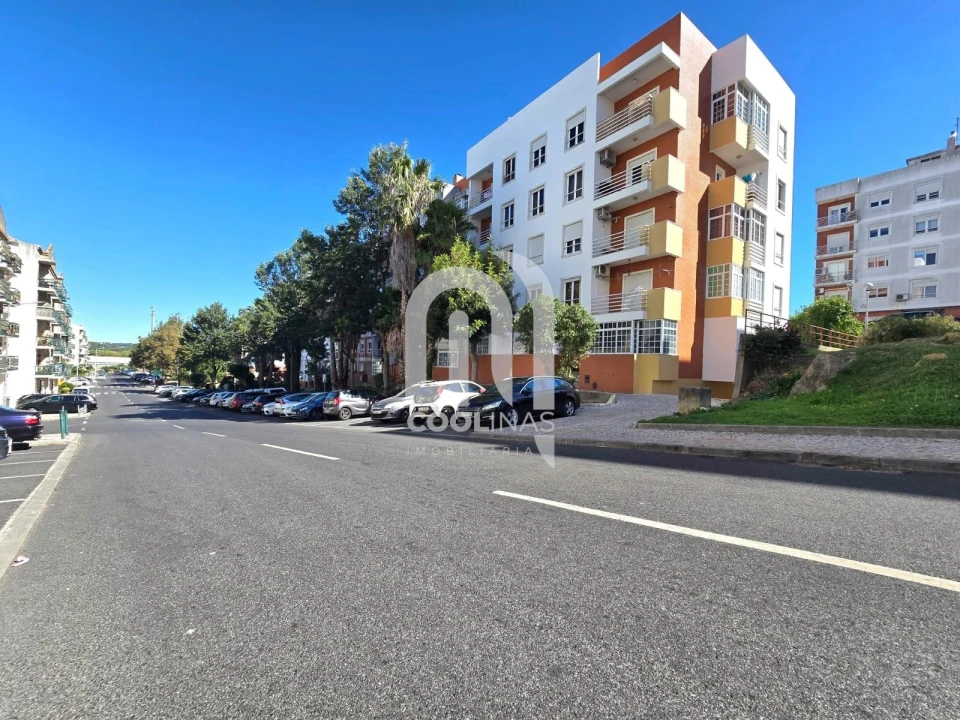 Apartamento T2 para Venda em Queluz e Belas Foto 35