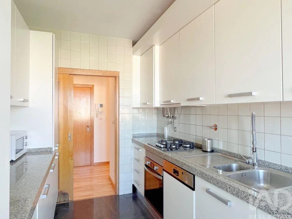 Apartamento T2 para Arrendamento em Ajuda Foto 7