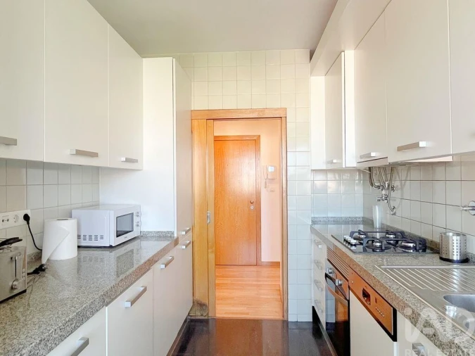 Apartamento T2 para Arrendamento em Ajuda Foto 6