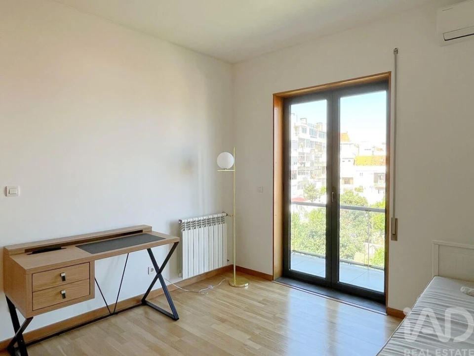 Apartamento T2 para Arrendamento em Ajuda Foto 13