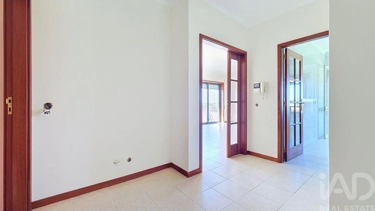 Apartamento T3 para Venda em Paços de Brandão Foto 9