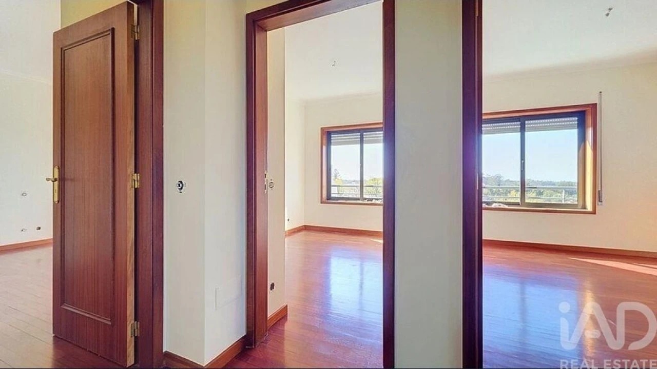 Apartamento T3 para Venda em Paços de Brandão Foto 14