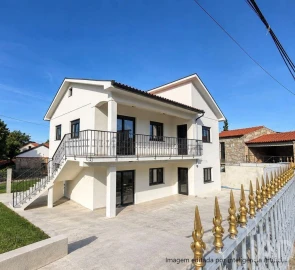 Moradia T6 para Venda em Vila Franca