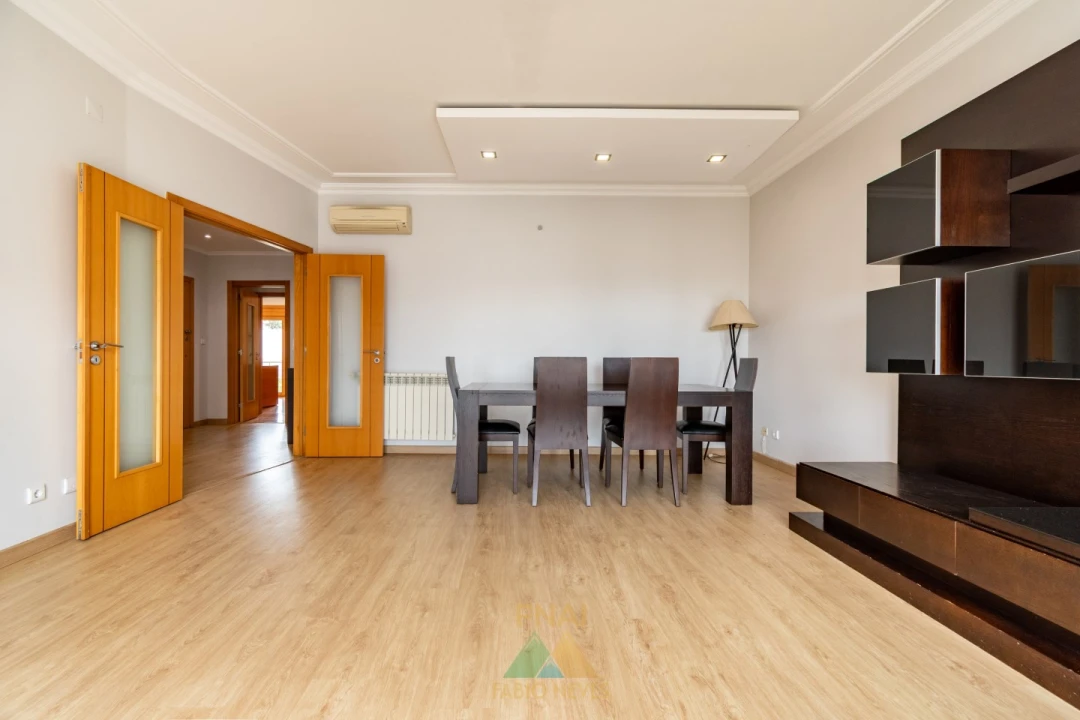 Apartamento T3 para Venda em Odivelas Foto 3