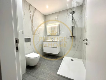 Apartamento T3 para Venda em Quelfes