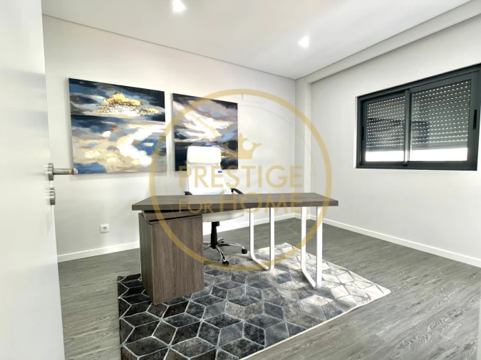 Apartamento T3 para Venda em Quelfes Foto 27