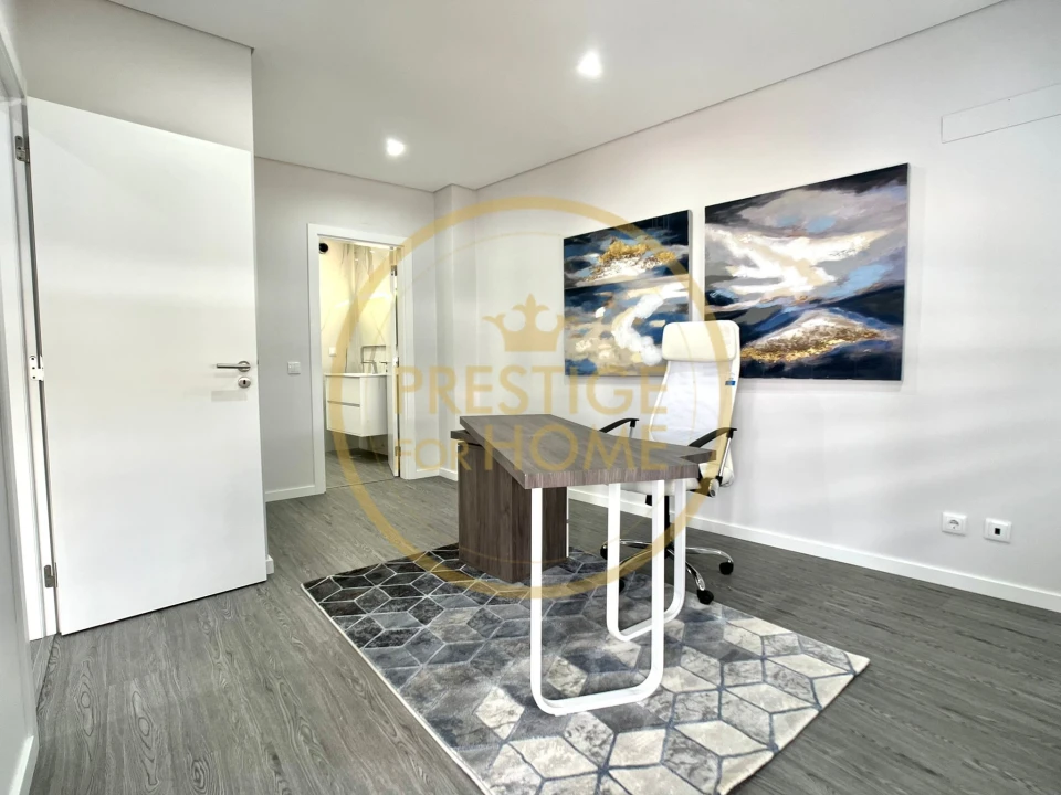Apartamento T3 para Venda em Quelfes Foto 26