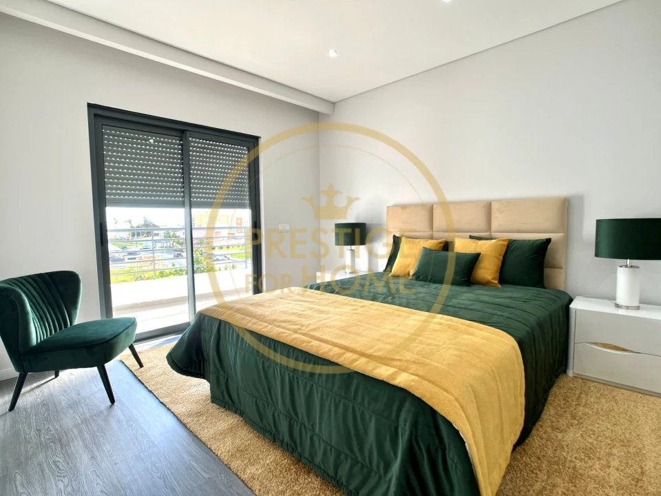 Apartamento T3 para Venda em Quelfes Foto 12