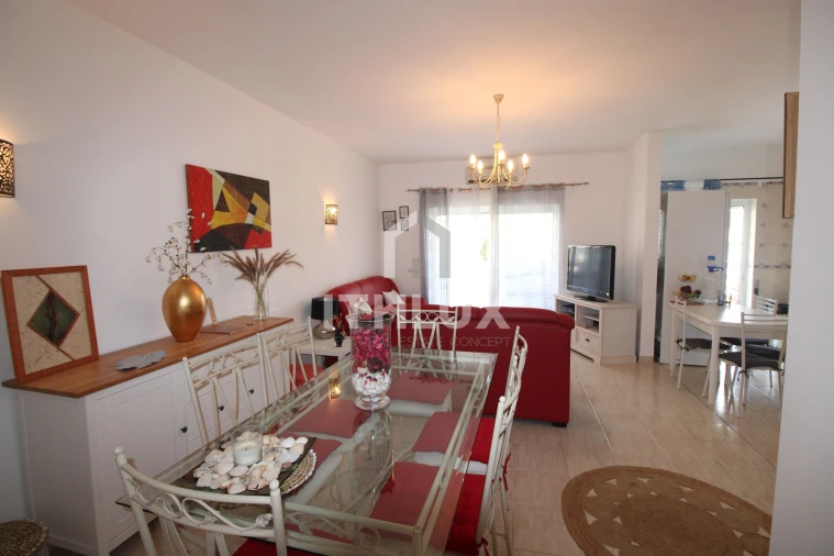 Apartamento T2 para Venda em Quarteira Foto 8