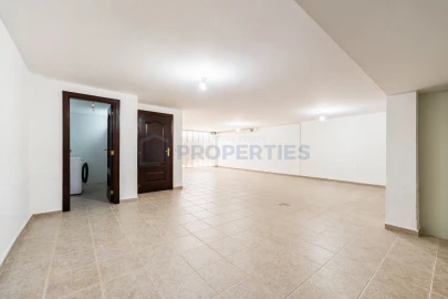 Moradia T4 para Venda em Quarteira
