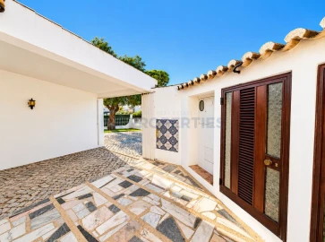 Moradia T3 para Venda em Quarteira