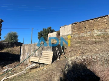 Terreno para Venda em Cebolais de Cima e Retaxo