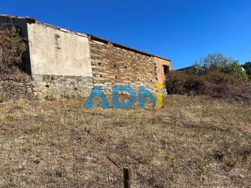 Terreno para Venda em Cebolais de Cima e Retaxo
