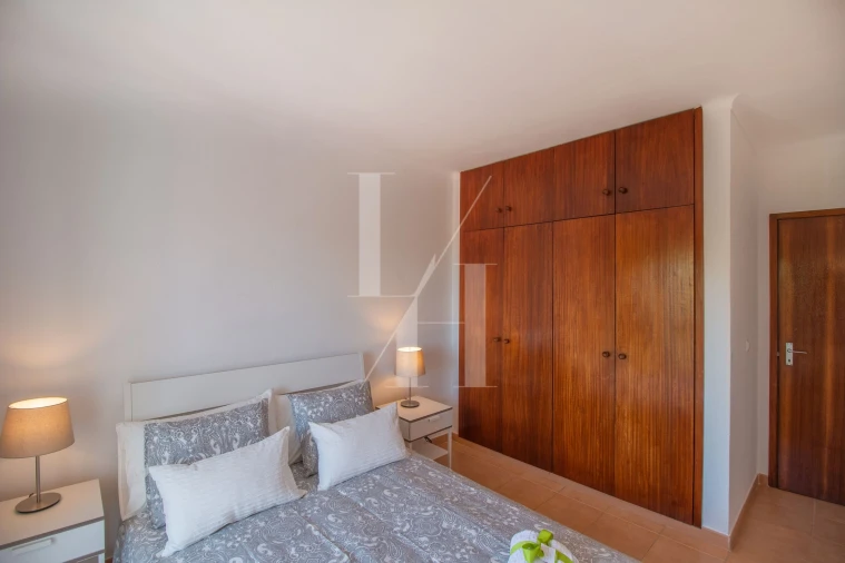 Apartamento T2 para Arrendamento em Quarteira Foto 16