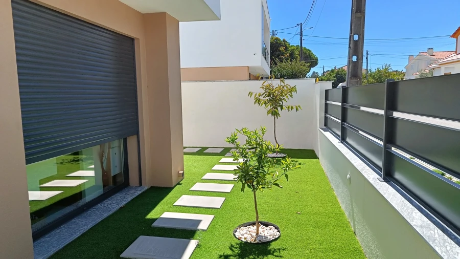 Moradia T4 para Venda em Fernao Ferro Foto 21