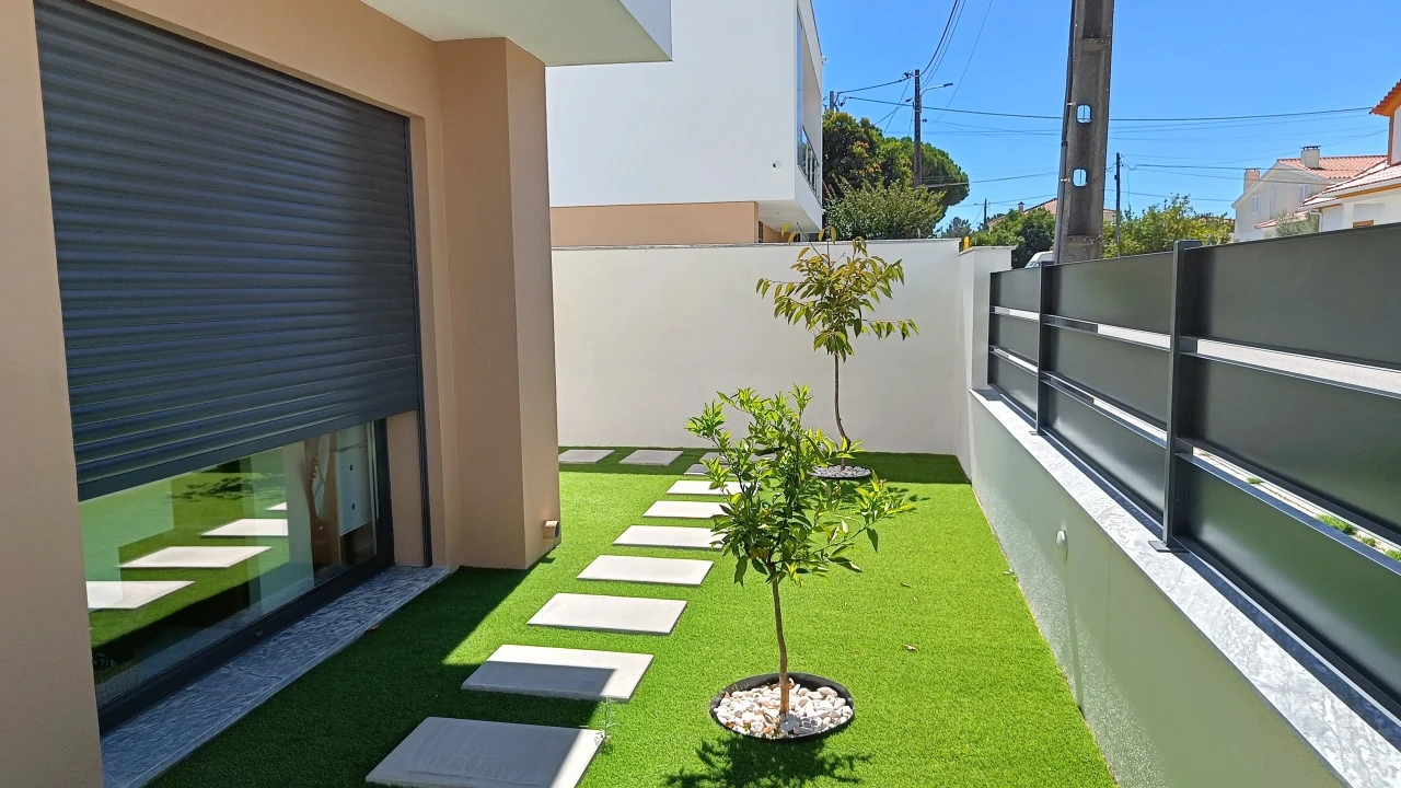 Moradia T4 para Venda em Fernao Ferro Foto 21