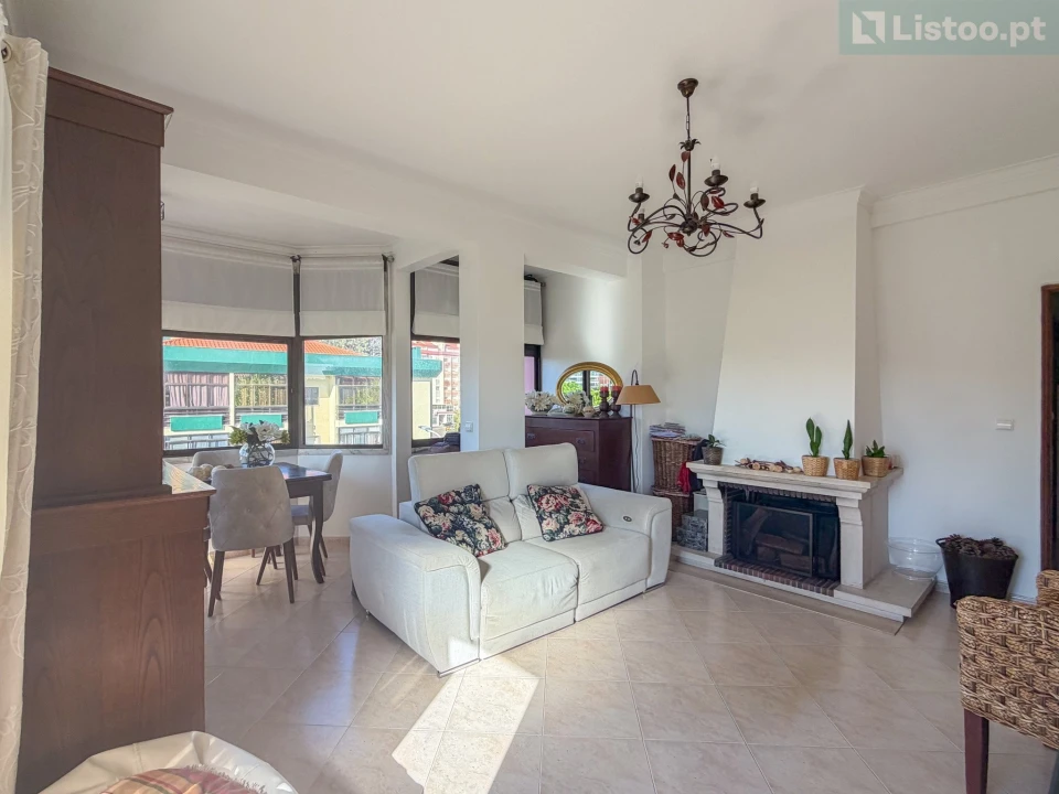 Apartamento T2 para Venda em Venteira Foto 3