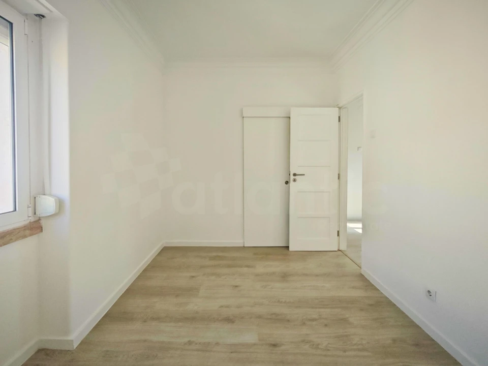 Apartamento T1 para Venda em São Vicente Foto 9