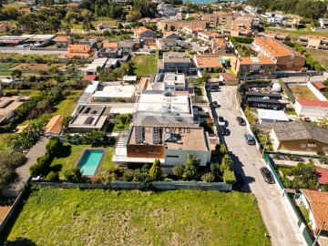 Moradia T4 para Venda em Madalena