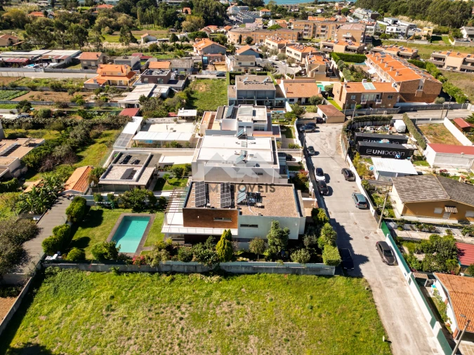 Moradia T4 para Venda em Madalena Foto 13
