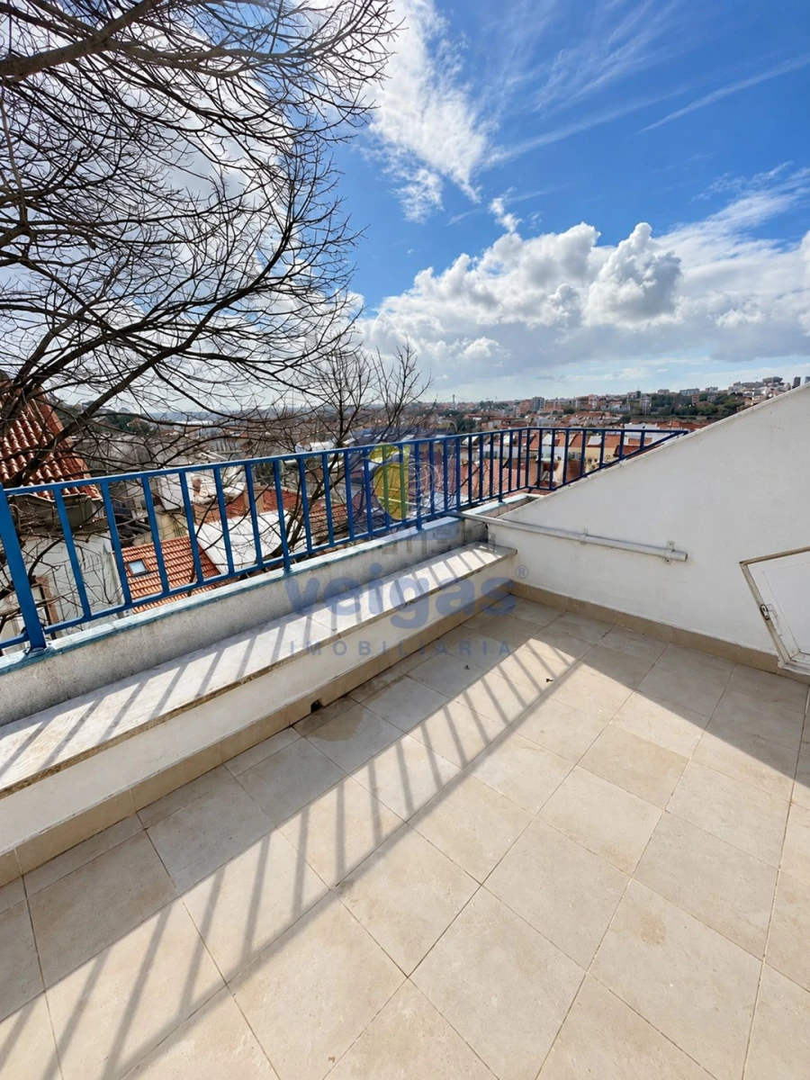 Apartamento T4 para Arrendamento em Arroios Foto 2