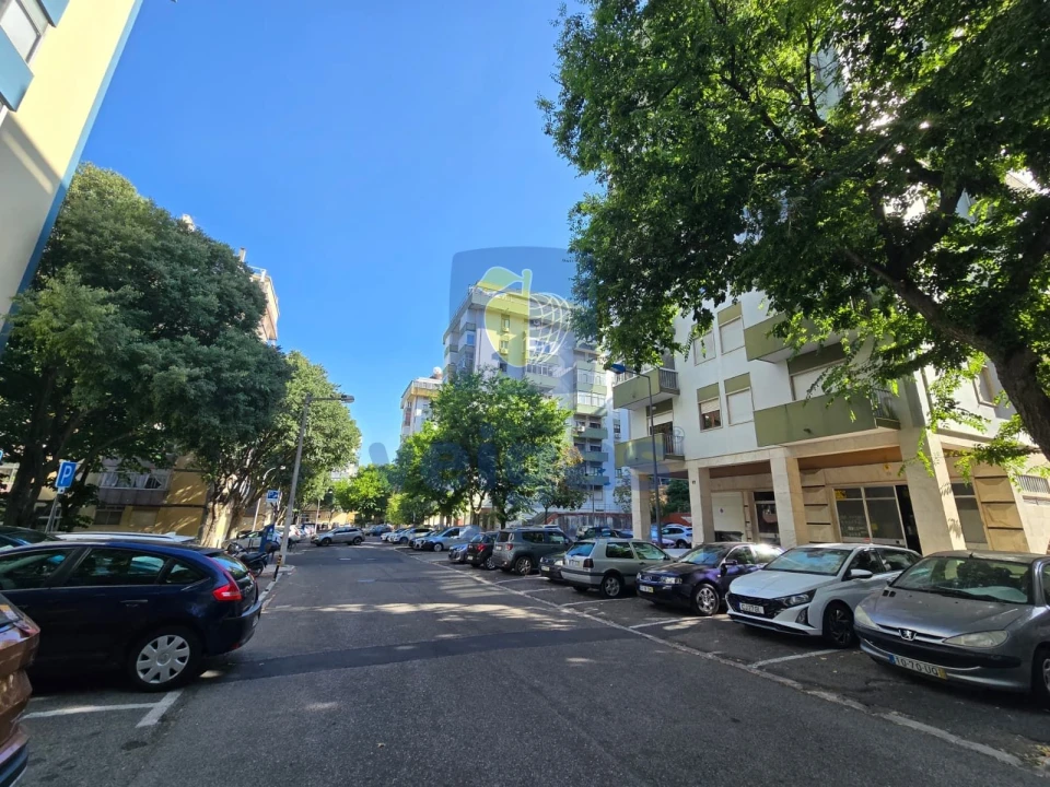 Apartamento T3 para Venda em São Domingos de Benfica Foto 3