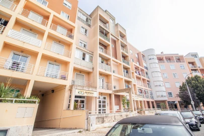 Apartamento T1 para Venda em Agualva e Mira-Sintra