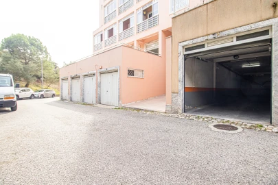 Apartamento T1 para Venda em Agualva e Mira-Sintra