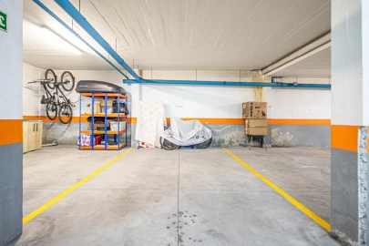 Apartamento T1 para Venda em Agualva e Mira-Sintra