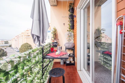 Apartamento T1 para Venda em Agualva e Mira-Sintra