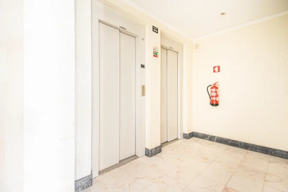 Apartamento T1 para Venda em Agualva e Mira-Sintra