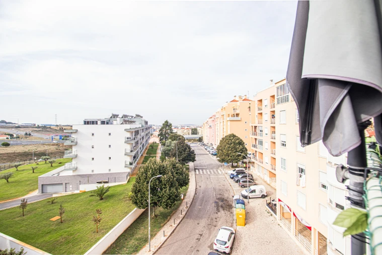 Apartamento T1 para Venda em Agualva e Mira-Sintra Foto 8