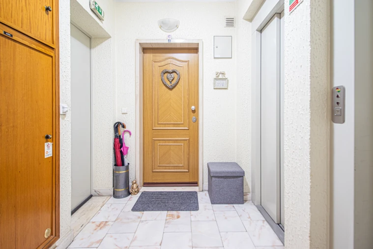 Apartamento T1 para Venda em Agualva e Mira-Sintra Foto 4
